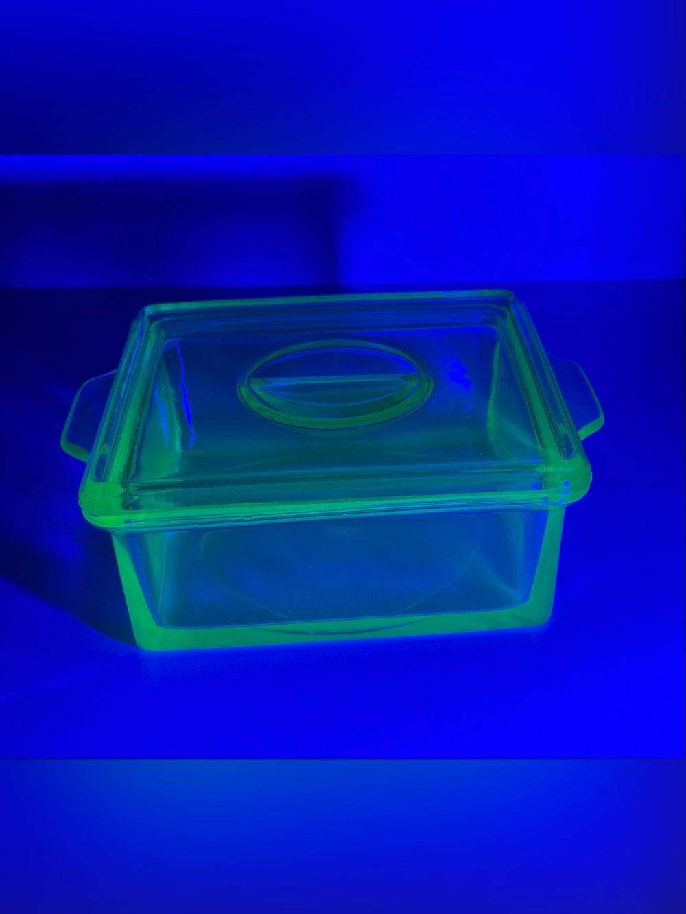 🍋‍🟩 Vintage Anchor Hocking Uranium Glass Covered Dish w/ Lid 6” UV Glow